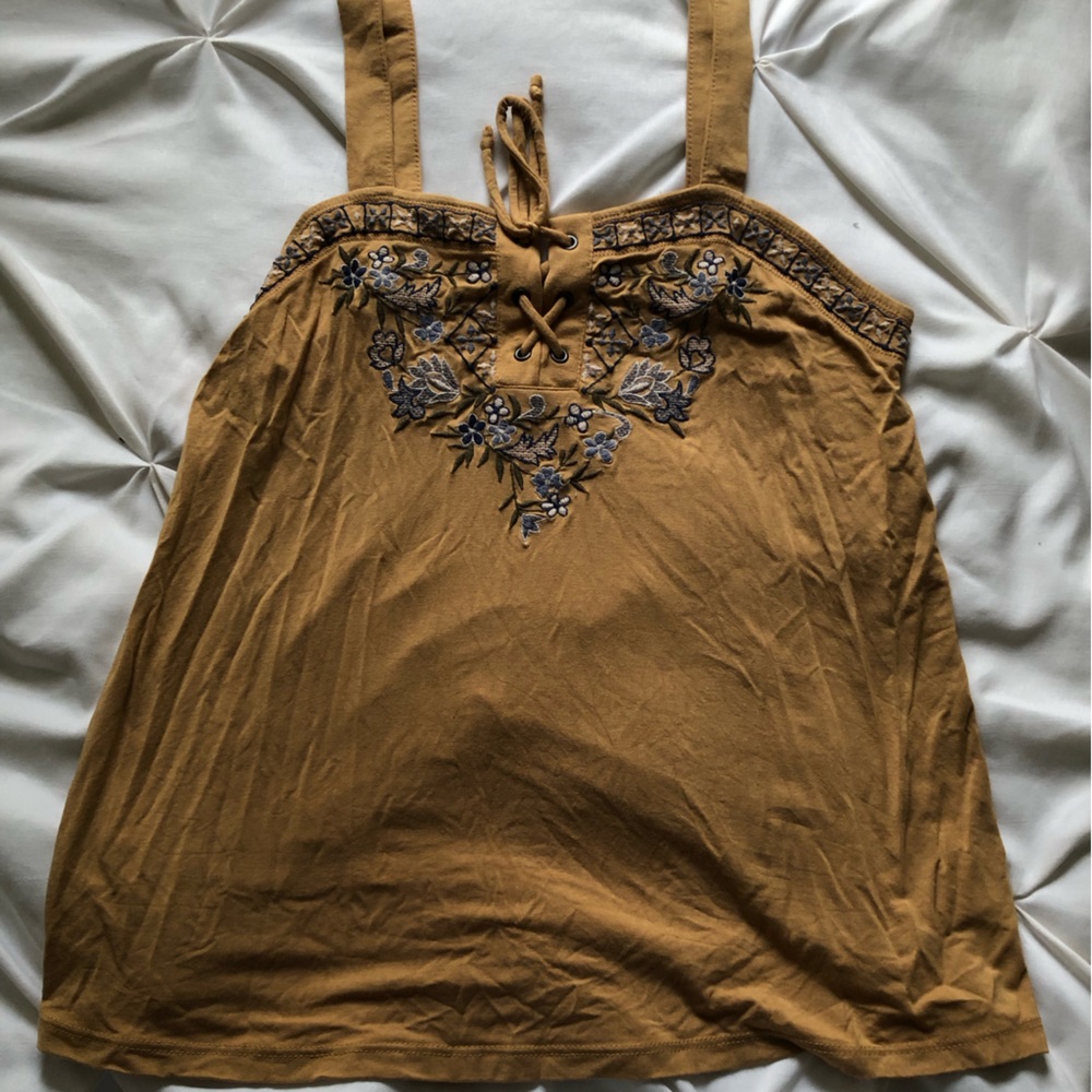 American Eagle Tank atop Size Small